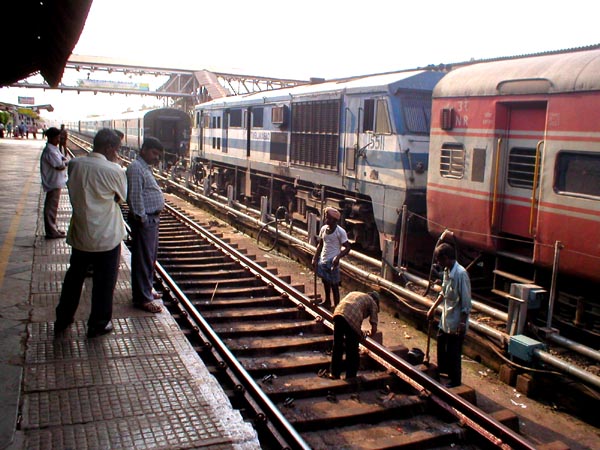 indian railway station announcement ringtone download